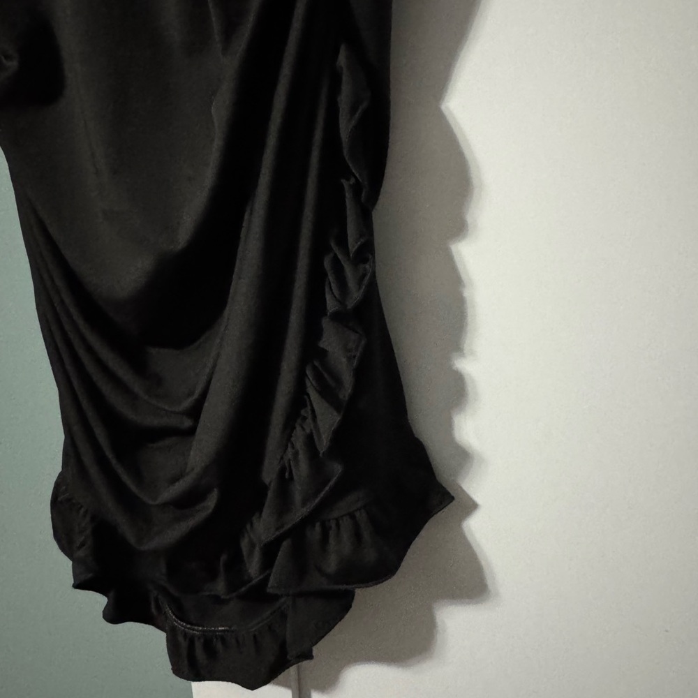 Classic Black Wrap-Style Women's Dress Ruching bottom side ruffle. Never worn - Picture 4 of 6